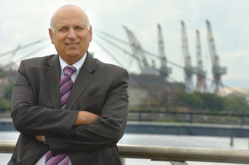 Anas Sarwar ’embarrassed’ after dad posts tribute to Ayatollah Ali Khamenei